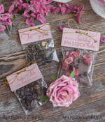 Geschenke zum Muttertag Muttertagsbox in Herzform Geschenkbox Herz für Mama mit Tasse, Kaffee, Tee, Schokolade, Rose & Grußkarte – stilvolles Muttertagsgeschenk, fertig verpackt und liebevoll gestaltet6
