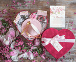 Geschenke zum Muttertag Muttertagsbox in Herzform Geschenkbox Herz für Mama mit Tasse, Kaffee, Tee, Schokolade, Rose & Grußkarte – stilvolles Muttertagsgeschenk, fertig verpackt und liebevoll gestaltet6