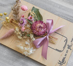 Geschenke zum Muttertag Grußkarten für Mama Holzkarte mit Widmung für Mama – Geschenkbox mit Trockenblumen Geschenk in eleganter Box mit Trockenblumen zum Muttertag  Geschenkidee zum Muttertag4