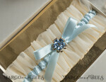 BRIDE bolero, robes, garter Geschenkidee für die Braut Strumpfband Elegantes Strumpfband für die Braut – Geschenkbox mit „Etwas Blauem“ und Grußkarte5