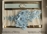 BRIDE bolero, robes, garter Geschenkidee für die Braut Strumpfband Elegantes Braut-Strumpfband-Set mit blauer Spitze, Initialenband und Grußkarte in Geschenkbox5