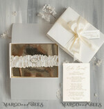 BRIDE bolero, robes, garter Geschenkidee für die Braut Strumpfband Strumpfband mit den Individualen des Brautpaares und dem Hochzeitsdatum in Geschenkbox – Überraschung vom Junggesellinnenabschied5