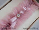 BRIDE bolero, robes, garter Geschenkidee für die Braut Strumpfband Tüll-Strumpfband in Geschenkbox – Überraschung vom Junggesellinnenabschied5