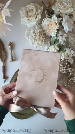 WEDDING INVITATIONS Invitations for VIP/ boxed Invites for Parents Luxury Gold Foil Wedding Invitations in velvet box, Plexi Glamour Wedding Invitation Suite Luxury Box, Romantic Velvet Wedding Cards, Bespoke Golden Invites27